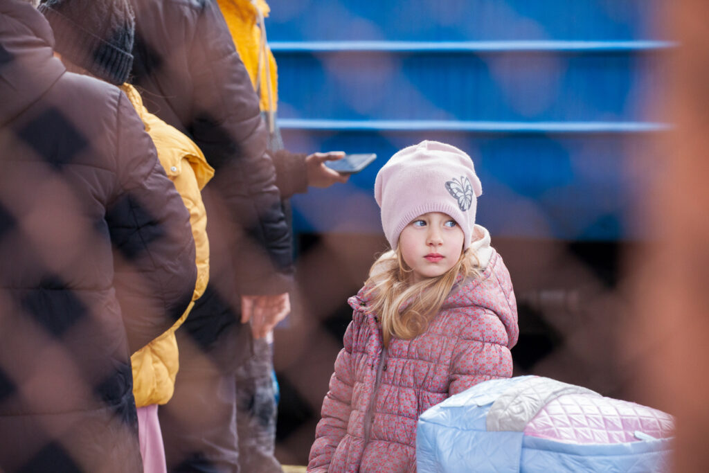 Ukrainian children are fleeing Russian aggression. Przemyśl, Poland 27/02/2022 (credit: Mirek Pruchnicki, license: CC BY)