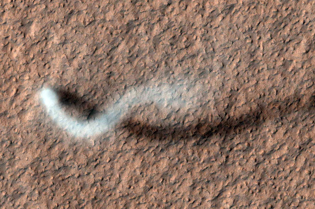A Martian Sky Skraper (NASA, JPL-Caltech, University of Arizona)